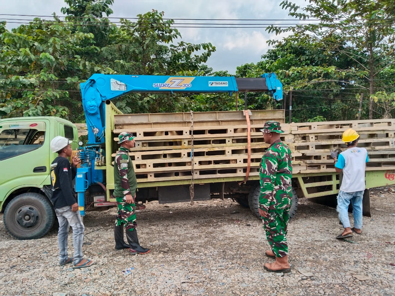 Kedatangan deck jembatan bailey