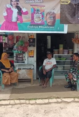 BABINSA KORAMIL 1430-01/LASOLO AJAK WARGA JAGA KERUKUNAN DAN TOLAK BERITA HOAKS