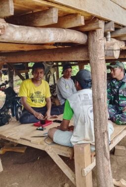 WARGA PERKUAT KERUKUNAN DAN BUDAYAKAN GOTONG ROYONG MELALUI KOMSOS