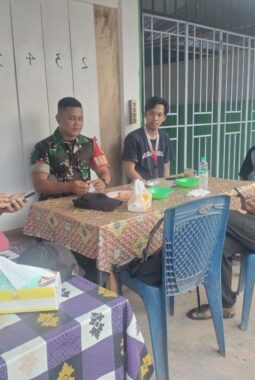 Babinsa Koramil 1430-02/Asera Ajak Warga Perkuat Kerukunan Melalui Kegiatan Komsos